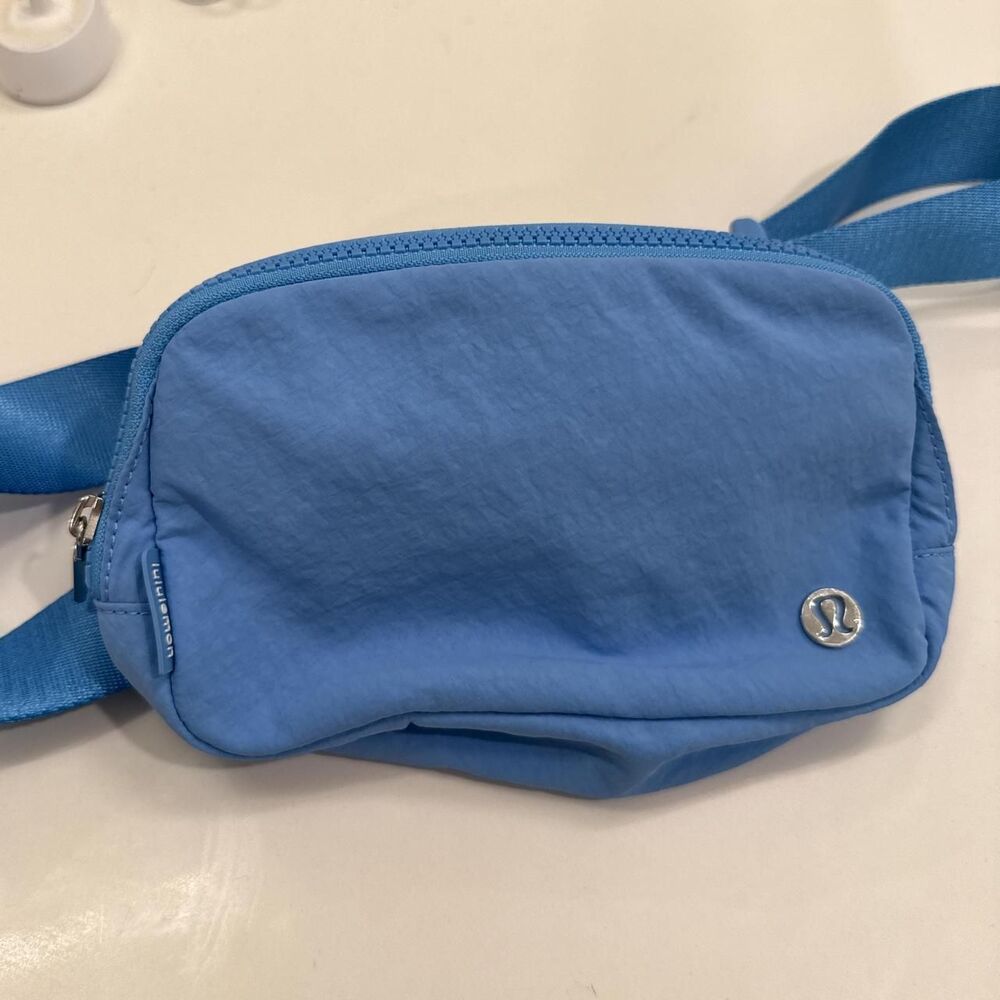 Lululemon Women's Blue Bag